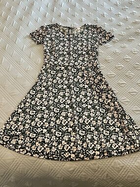 AMAZON ESSENTIALS Women’s Green Floral Dress, Size Small